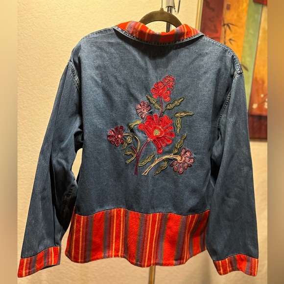 Willow Ridge Denim Floral Embroidered Button Down Top size XL - Picture 5 of 9